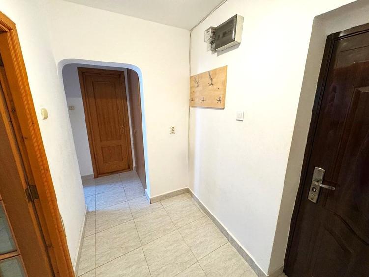 Apartament cu 2 camere decomandat, mobilat în Micro 21
