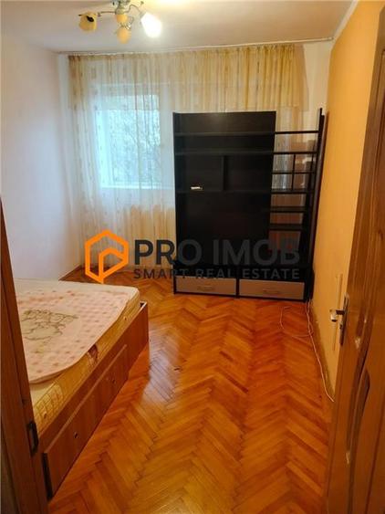 Apartament cu 2 camere semidecomandat, mobilat în Micro 5