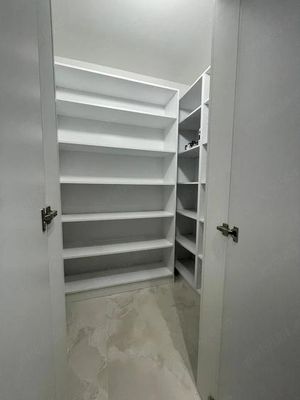 Apartament cu 4 camere decomandat în Republicii