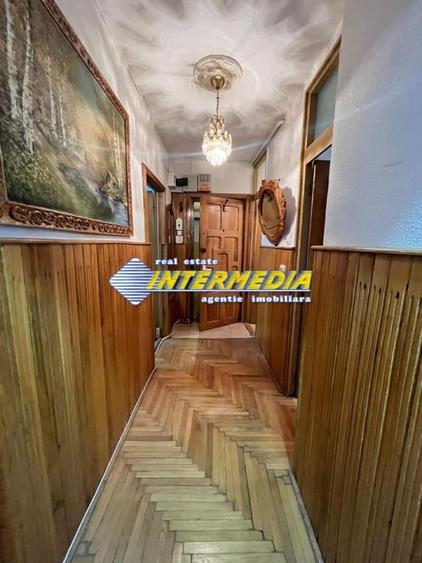Apartament cu 3 camere decomandat, mobilat în Central