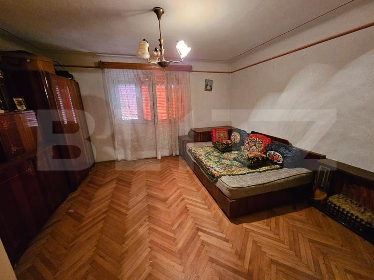 Casă individuală cu 5 camere cu Canalizare în Cugir