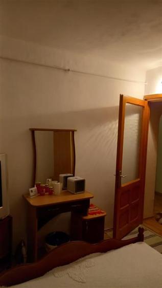 Apartament cu 2 camere semidecomandat, mobilat în 9 Mai