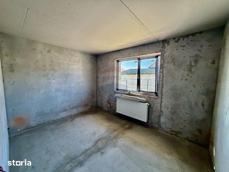 Casă cu 4 camere cu Teren 497 Mp în Câmpineanca