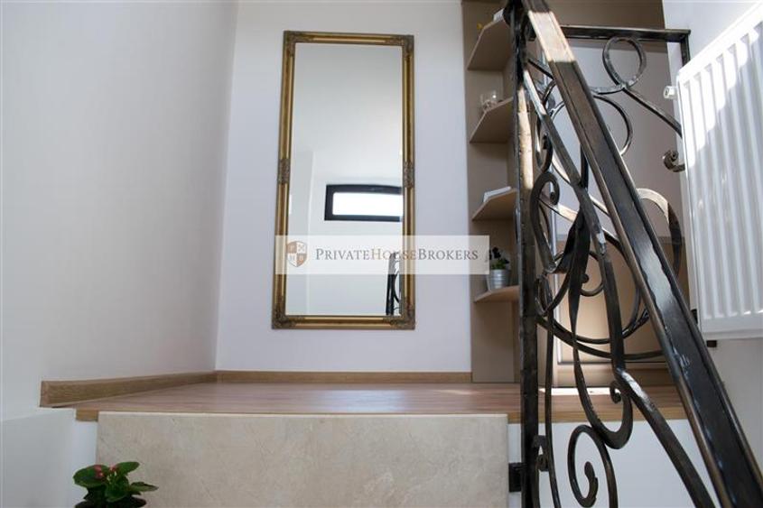 Apartament cu 3 camere semidecomandat, mobilat în Băneasa