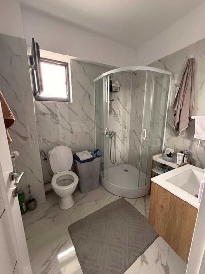 Apartament cu 3 camere decomandat în Cârcea