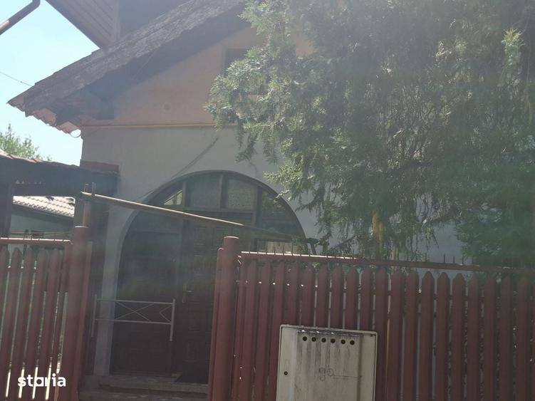 Casă cu 4 camere în Eroilor