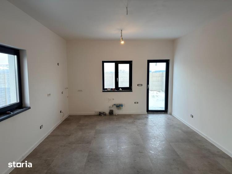 Casă cu 4 camere cu Teren 288 Mp în Torontalului