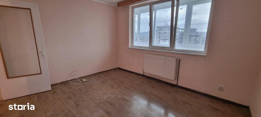 Apartament cu 3 camere în Cornișa