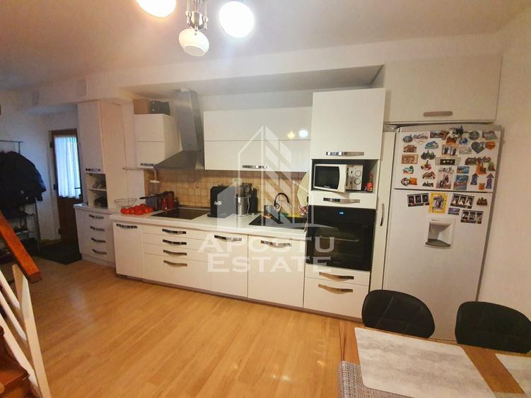 Apartament cu 4 camere semidecomandat, mobilat în Bălcescu