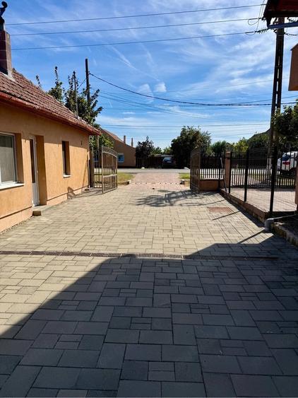 Casă cu 5 camere cu Teren 720 Mp în Central