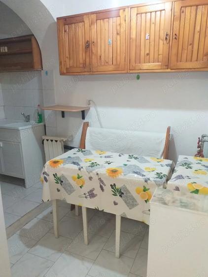 Garsonieră decomandată în Central
