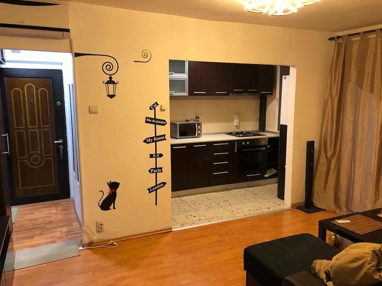 Apartament cu 4 camere semidecomandat în Ferentari