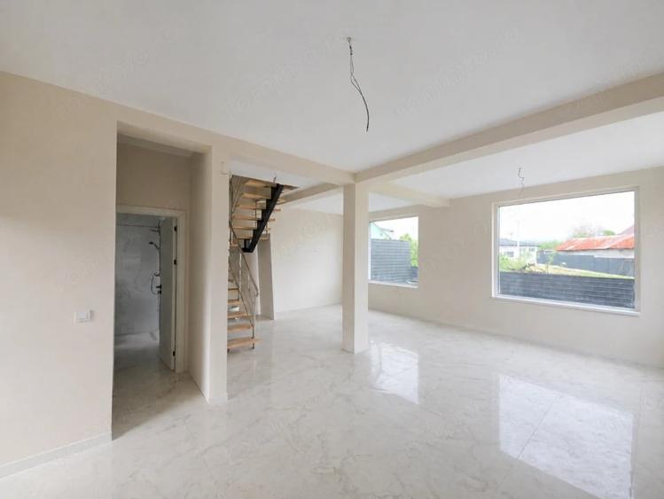 Casă cu 3 camere cu Teren 220 Mp în Central