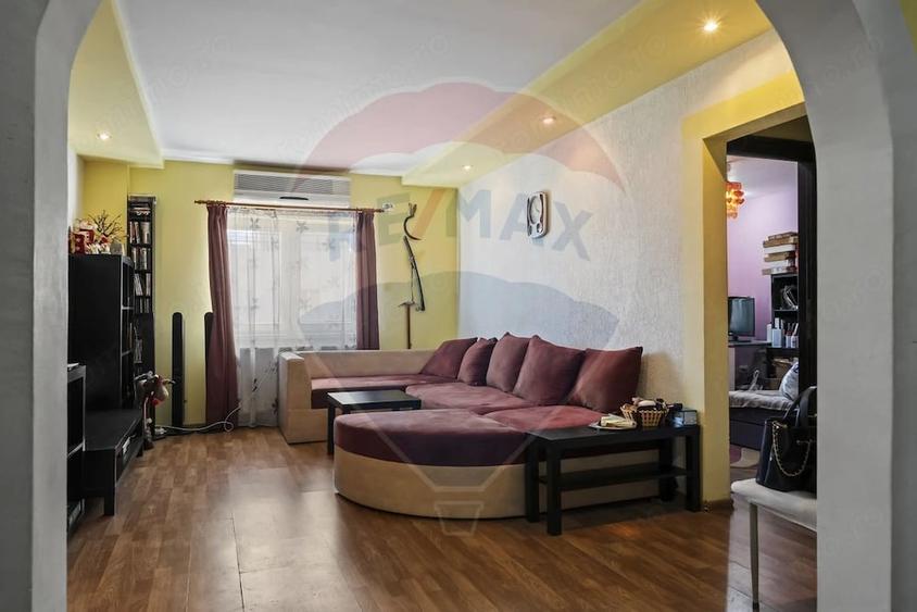 Apartament cu 4 camere decomandat în Sebastian