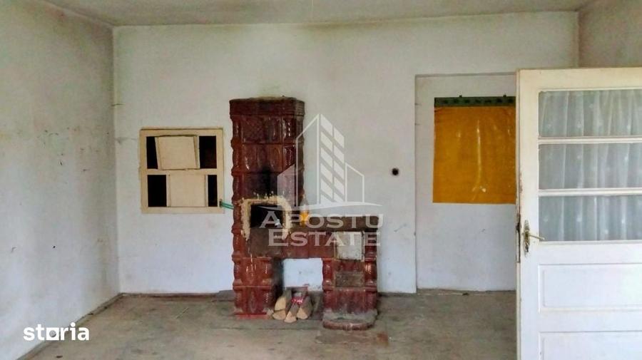 Casă cu 4 camere cu Teren 1079 Mp în Vârfurile