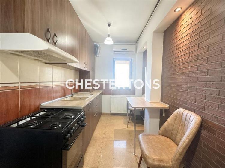 Apartament cu 2 camere semidecomandat, mobilat în Central