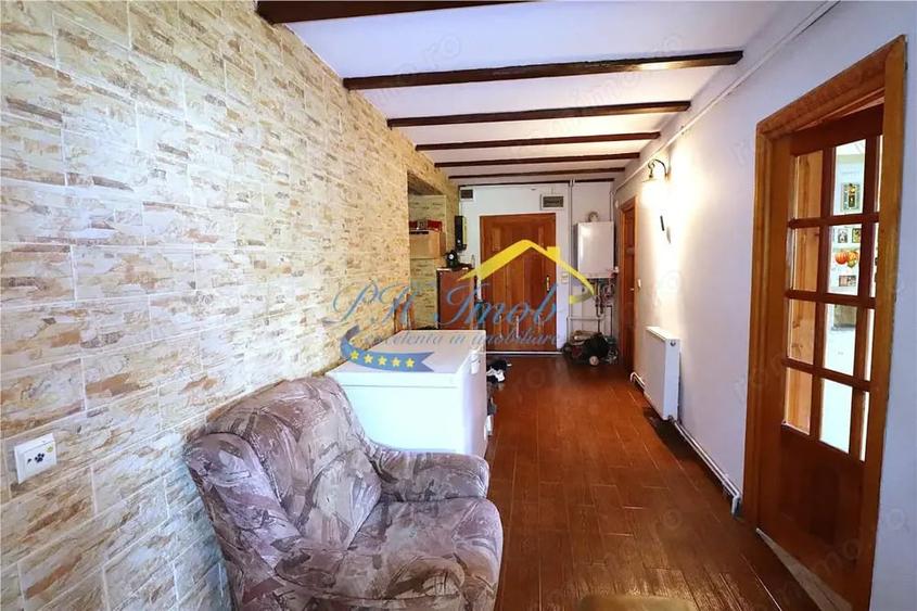Casă cu 2 camere cu Teren 2208 Mp în Provița de Sus