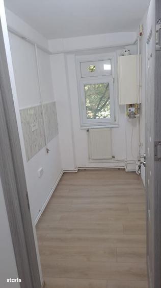 Apartament cu 2 camere semidecomandat în Viziru 3