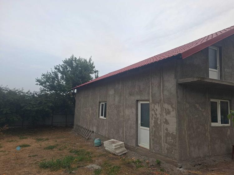 Casă cu 4 camere în Gogoșu