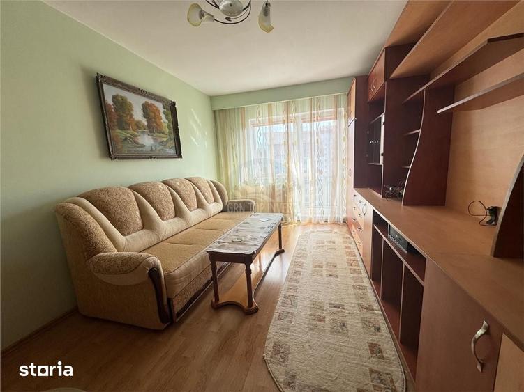 Apartament cu 3 camere decomandat în Valea Aurie