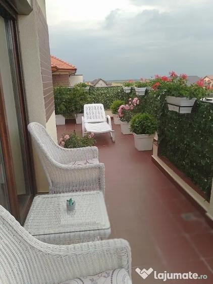 Apartament cu 3 camere decomandat în Vest