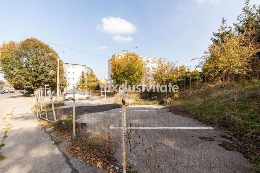 Teren stradal pe col? - Ideal afacere - front stradal mare - 7