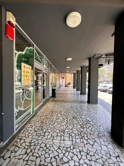 Spațiu comercial, de 812 mp, în Republicii