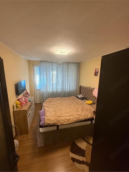 Apartament cu 3 camere în Viziru 1