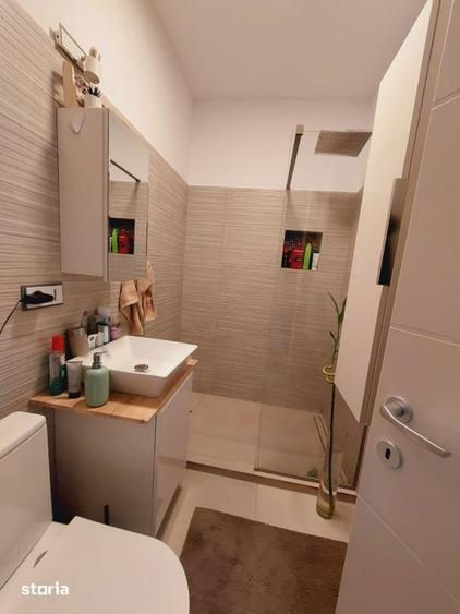 Apartament cu 3 camere decomandat, mobilat în Becaș