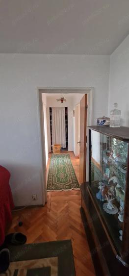 Apartament cu 3 camere semidecomandat în Militari