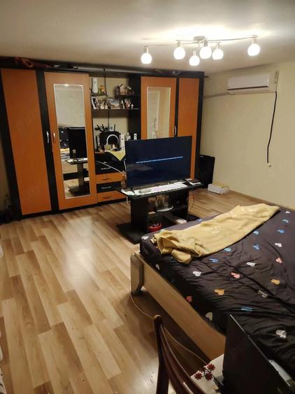 Casă cu 2 camere cu Teren 2880 Mp în Exterior Vest