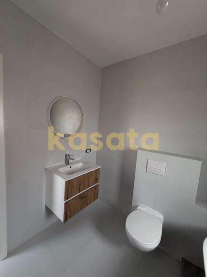 Casă individuală cu 4 camere cu Canalizare în Domnești
