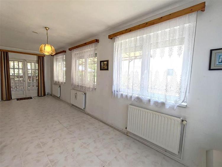 Casă individuală cu 3 camere cu Canalizare în Baciu