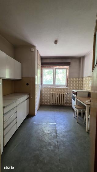 Apartament cu 2 camere decomandat în Gara de Nord