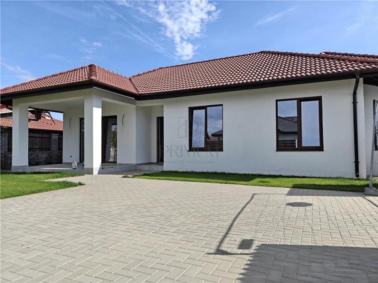 Duplex cu 4 camere cu Canalizare în Moșnița Nouă