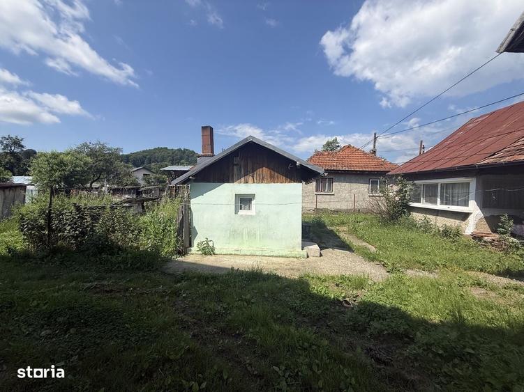 Casă cu 3 camere cu Teren 813 Mp în Adunați