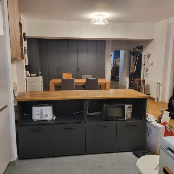 Apartament cu 3 camere decomandat, mobilat în Iancu Nicolae