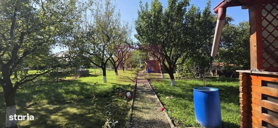 Casă cu 3 camere în Ghioșești