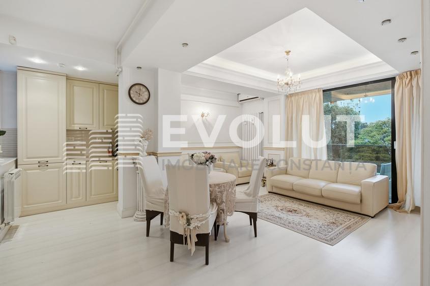 Apartament cu 3 camere decomandat, mobilat în Faleza Nord