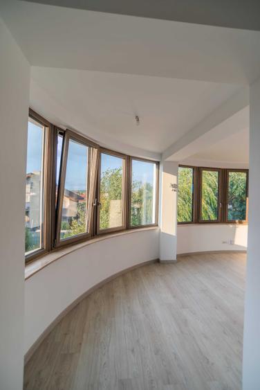Casă cu 4 camere în Preajba