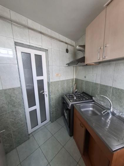 Apartament cu 2 camere decomandat în Sârbi