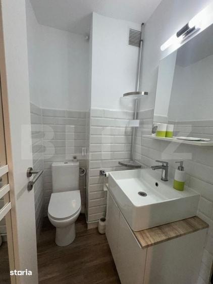 Apartament cu 3 camere semidecomandat în Girocului