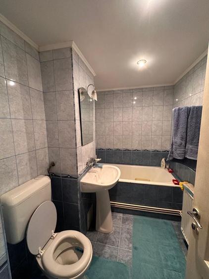Apartament cu 4 camere decomandat în Central