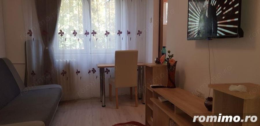 Garsonieră decomandată în Apărătorii Patriei
