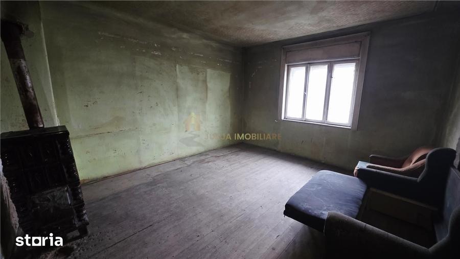 Casă cu 4 camere cu Teren 1839 Mp în Aiton