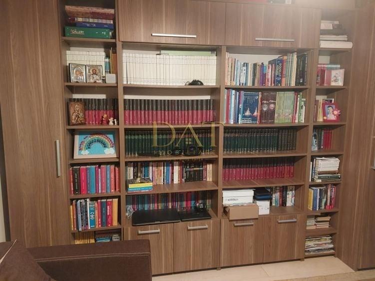 Apartament cu 4 camere decomandat, mobilat în Plopilor