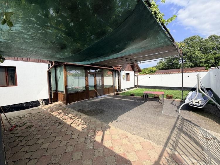 Casă cu 4 camere în Fundeni