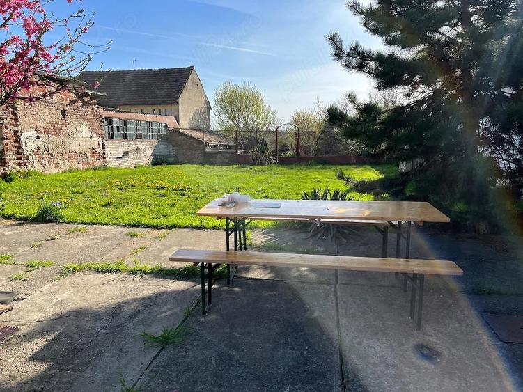 Casă cu 4 camere cu Teren 1986 Mp în Central