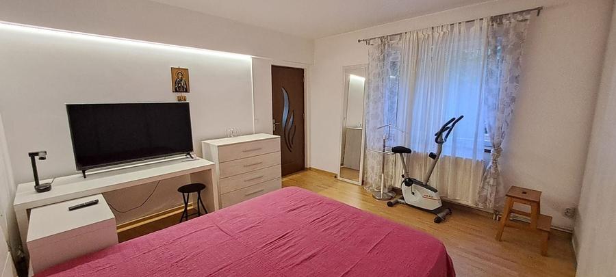 Casă individuală cu 4 camere cu Canalizare în Gara de Est