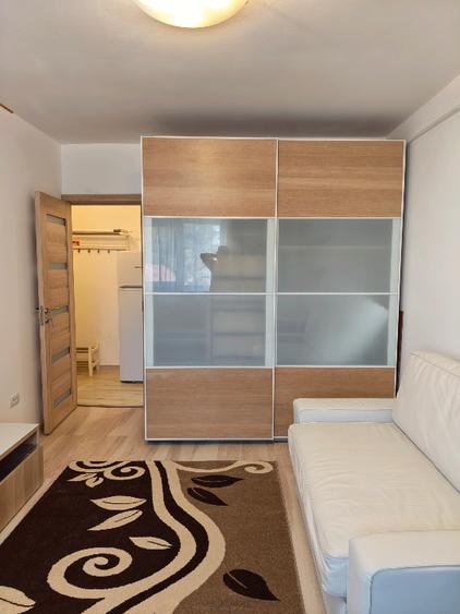 Garsonieră decomandată, mobilată în Tătărași